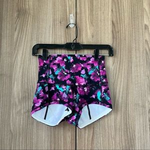 Lululemon Wunder Short 2" Mini Midnight Bloom Black Deep Fuschia